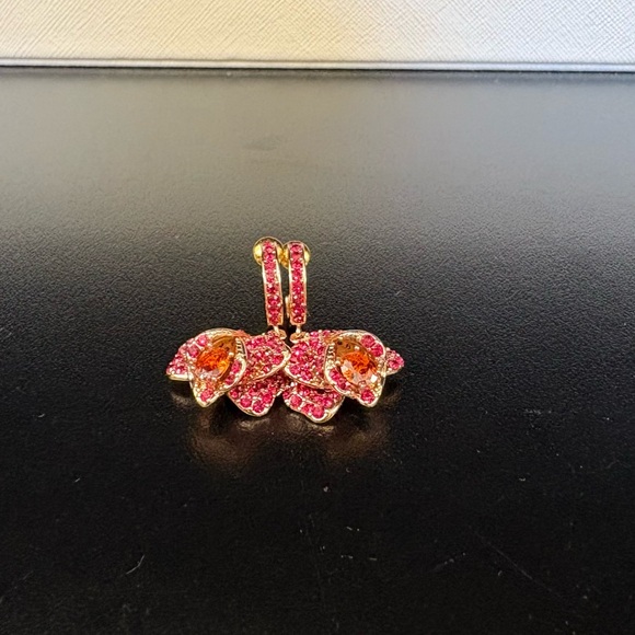 Kate Spade Scarlet Blooms Rose Huggies NWOT - Picture 3 of 14